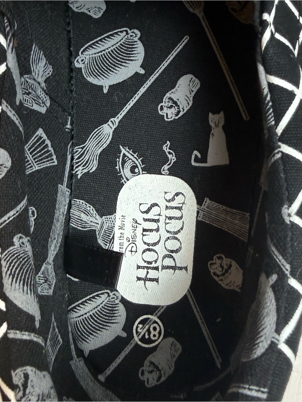 Disney Hocus Pocus Sanderson Sisters Slip On Canvas Sneakers Shoes Womens 8.5 - Picture 2 of 10